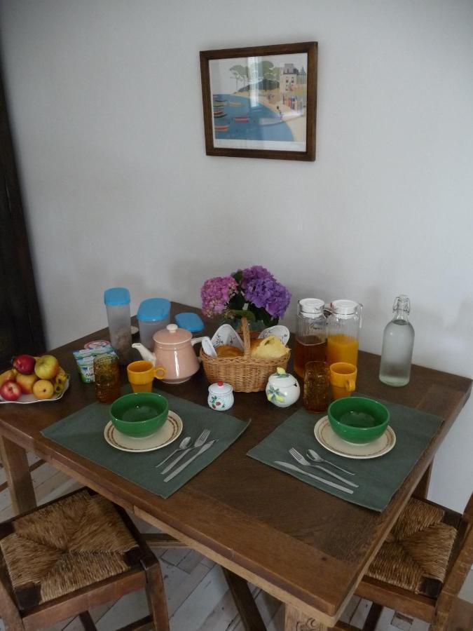 Bretagne Chambre D'Hotes Suite 53M2 Et Caravane Vintage Avec Cuisine Et Salle De Bains Privees Brittany B&B 53M2 Suite And Vintage Caravan Glamping With Private Kitchen And Bathroom Pleumeur-Gautier エクステリア 写真