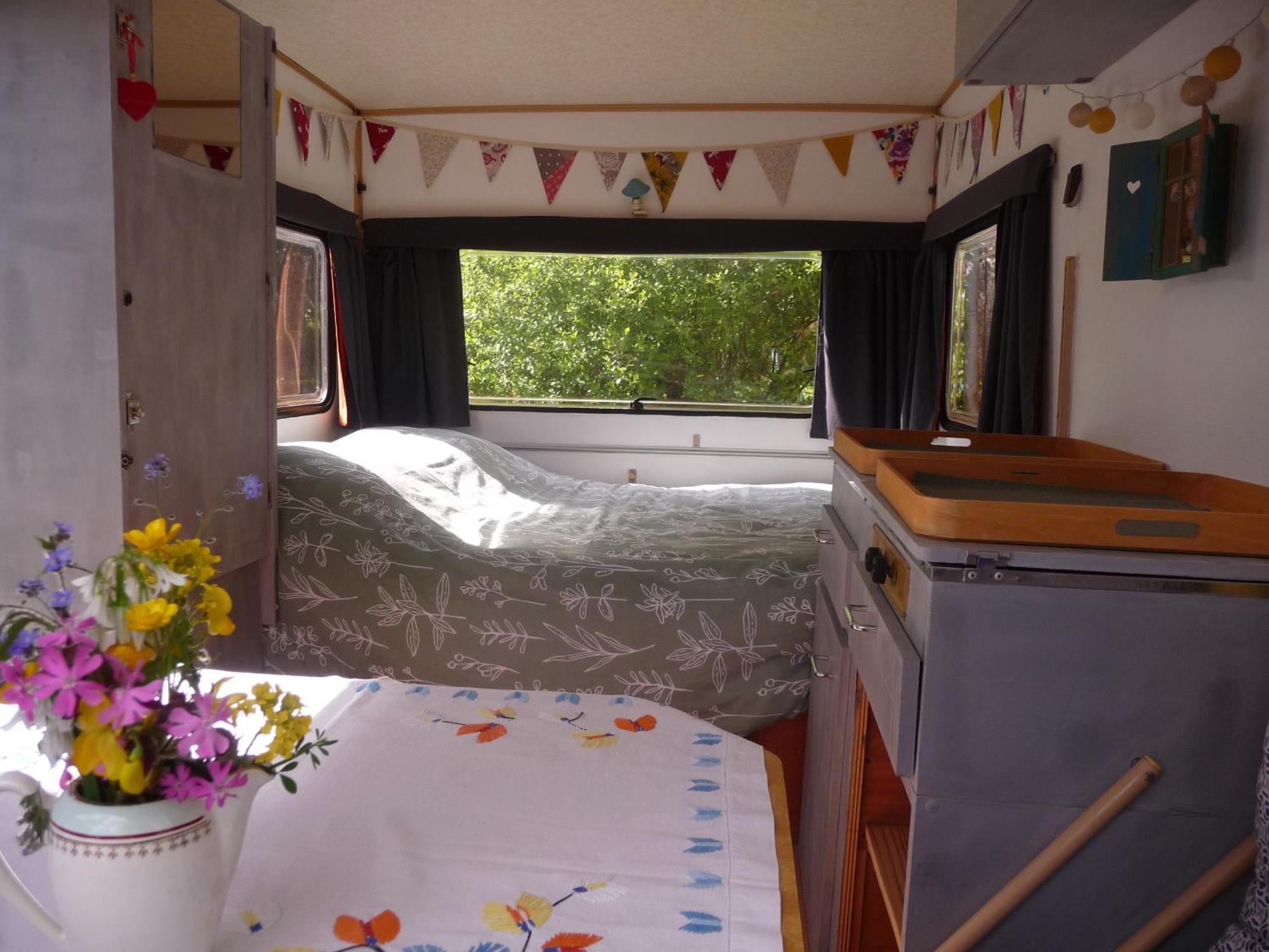 Bretagne Chambre D'Hotes Suite 53M2 Et Caravane Vintage Avec Cuisine Et Salle De Bains Privees Brittany B&B 53M2 Suite And Vintage Caravan Glamping With Private Kitchen And Bathroom Pleumeur-Gautier エクステリア 写真